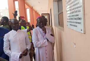 sénégal-éducation- L'archevêque Monseigneur Benjamin Ndiaye a inauguré, ce samedi, l'école privée catholique sainte Marie Madeleine de Mbao, en présidence du maire de la localité Abdou Karim Sall.