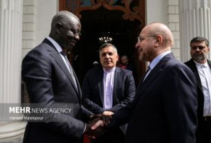 Invité à Téhéran à la cérémonie d’investiture du nouveau Président iranien, S.E.M. Mazoud PEZESHKIAN, le Président Amadou Mame DIOP a adressé au nouvel élu, ses « chaleureuses félicitations pour son élection » et lui a souhaité « plein succès dans sa haute mission ».