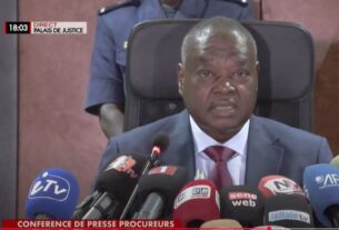 Le parquet financier judiciaire est en plein dans la traque des 1000 milliards de francs injectés pour lutter contre la Covid-19. Mbacké Fall, le procureur général du parquet judiciaire financier qui était en conférence de presse avec le procureur de la République a déclaré que 15 milliards de francs Cfa, 92 véhicules, 10 titres fonciers entre Mbour et Thiès, des maisons et des moteurs de pirogues ont été recouvrés pour le moment.