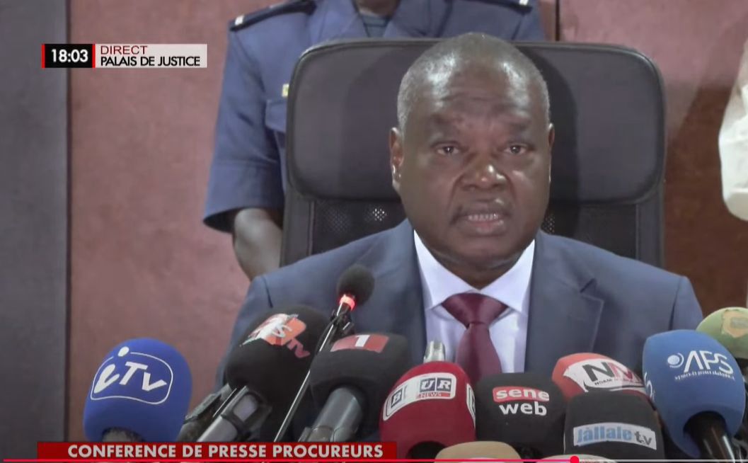 Le parquet financier judiciaire est en plein dans la traque des 1000 milliards de francs injectés pour lutter contre la Covid-19. Mbacké Fall, le procureur général du parquet judiciaire financier qui était en conférence de presse avec le procureur de la République a déclaré que 15 milliards de francs Cfa, 92 véhicules, 10 titres fonciers entre Mbour et Thiès, des maisons et des moteurs de pirogues ont été recouvrés pour le moment.
